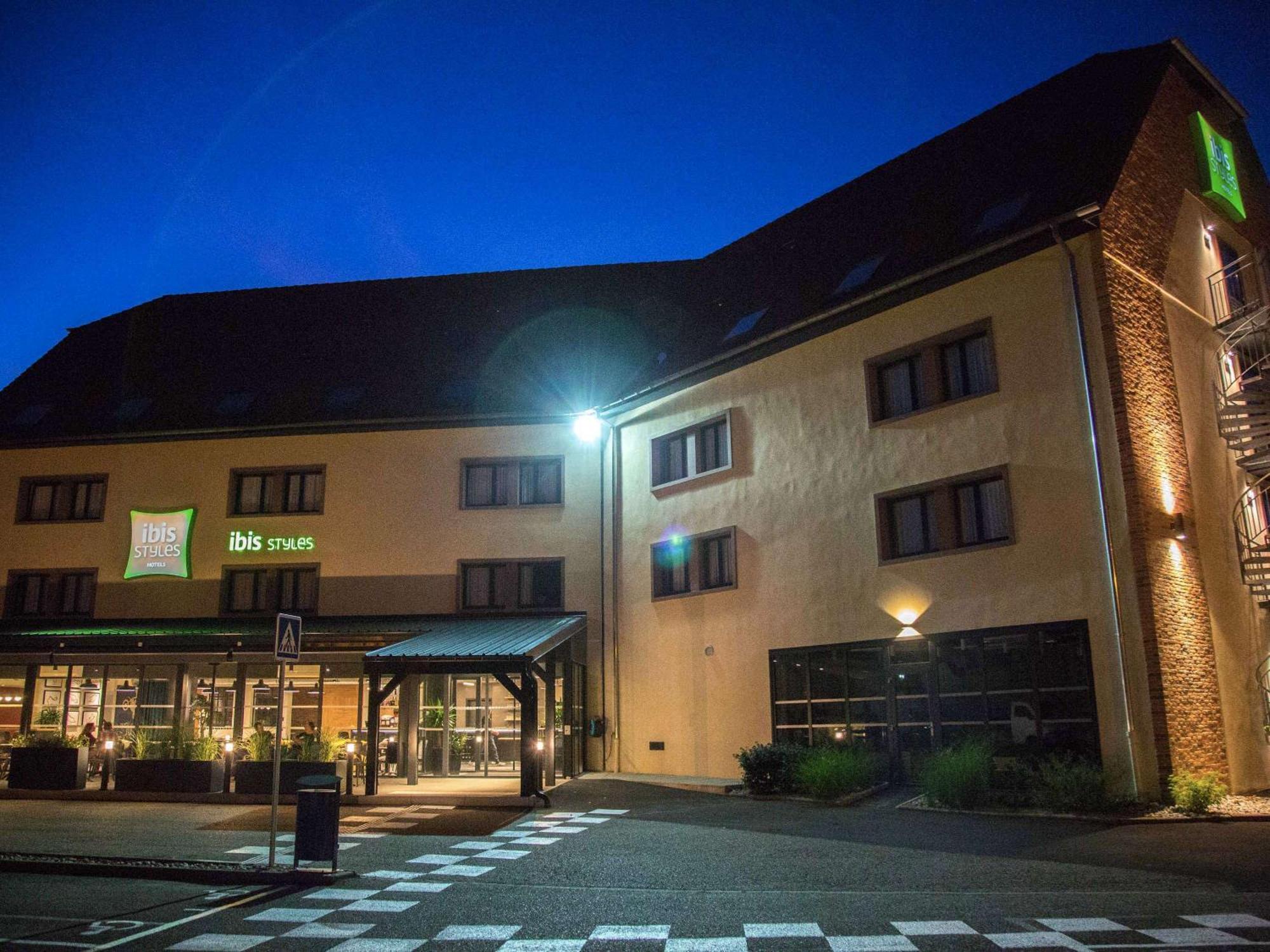 Отель Ibis Styles Bale-Mulhouse Aeroport Блоцхейм Экстерьер фото